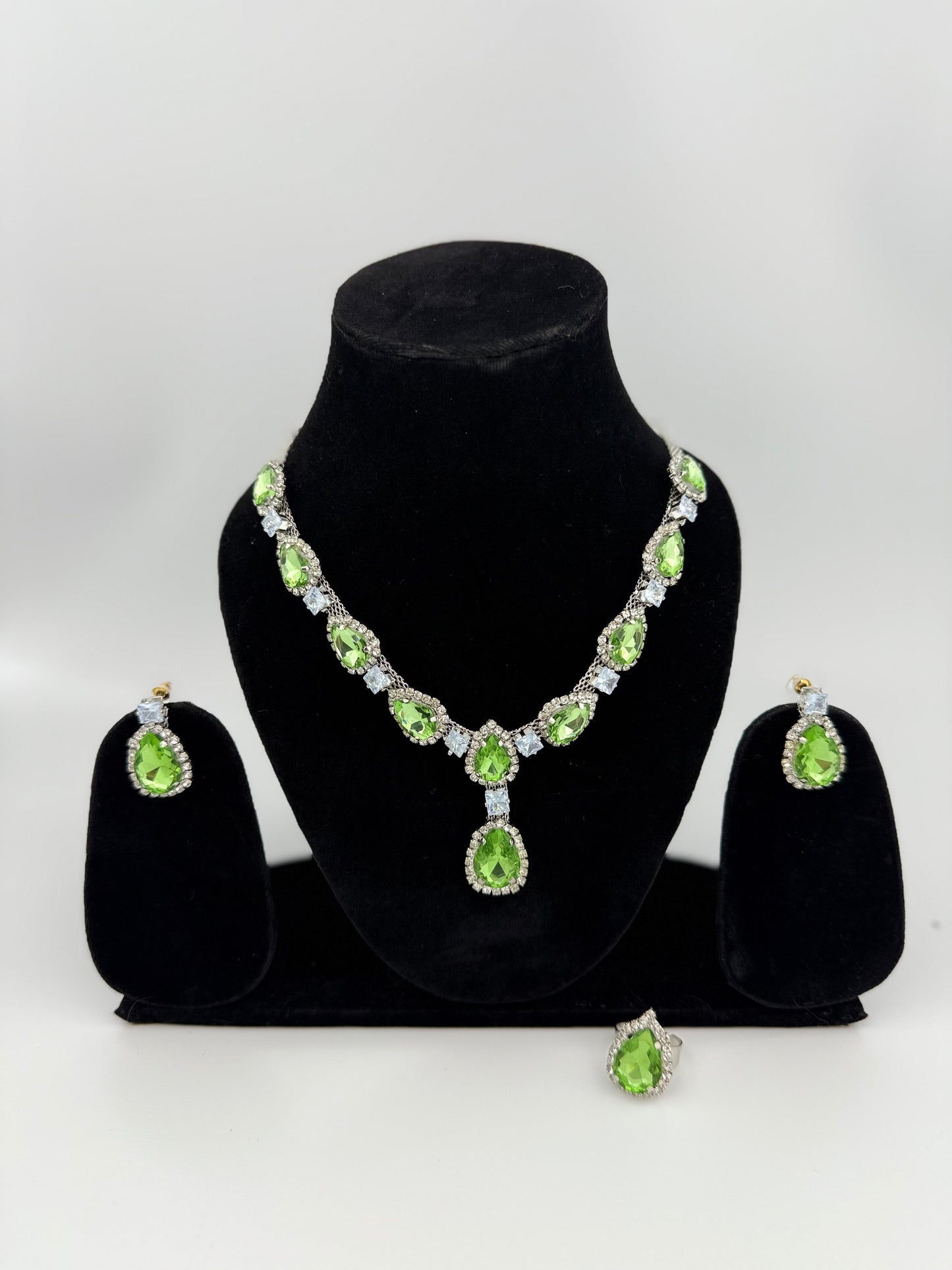Scarlet Teardrop Mint Green Necklace Set