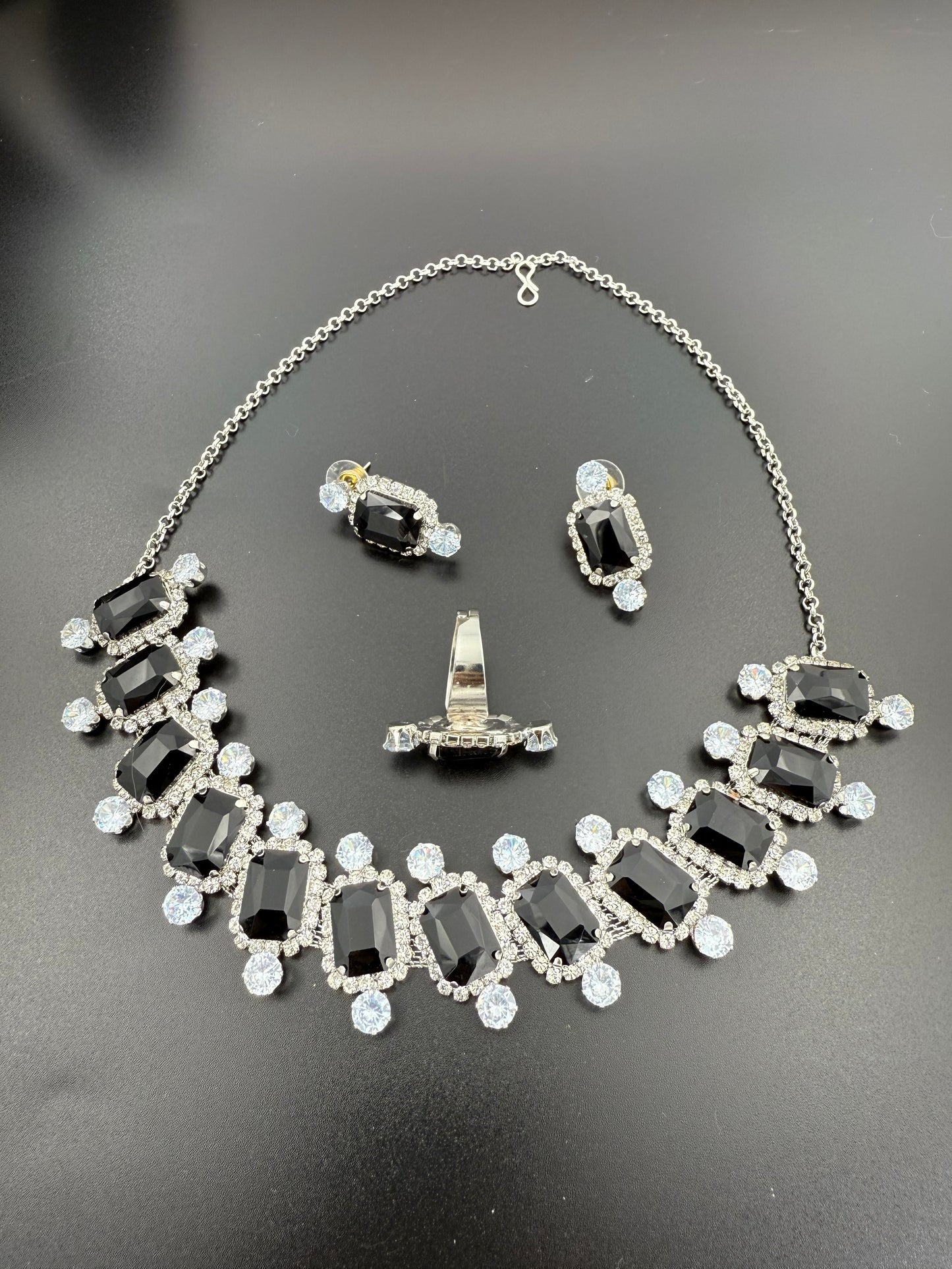 Midnight Majesty Necklace Set