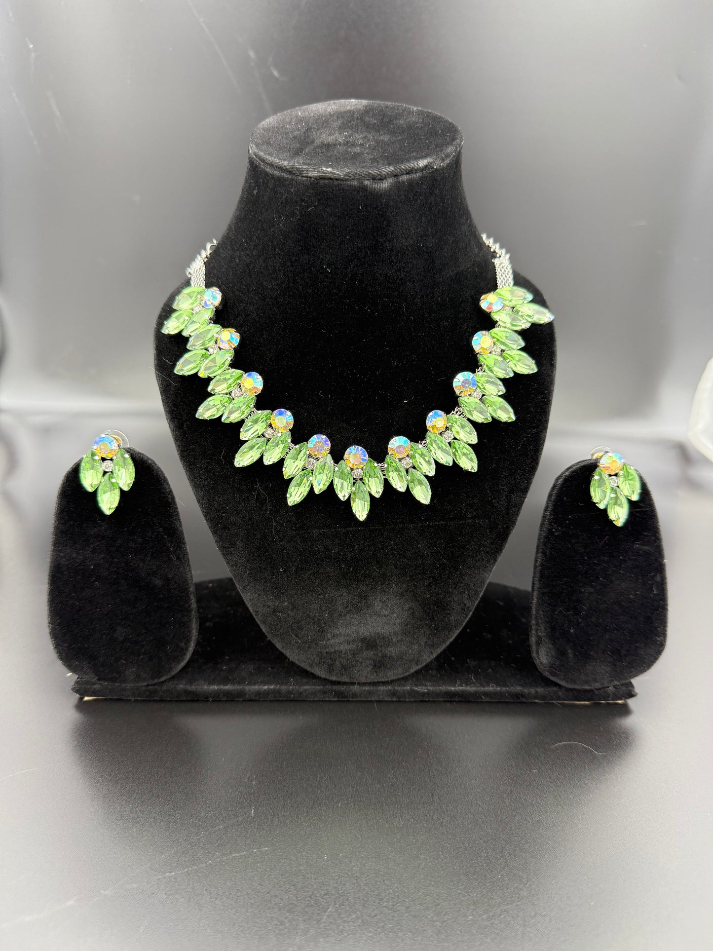 Diva Dusk Mint Green Necklace Set