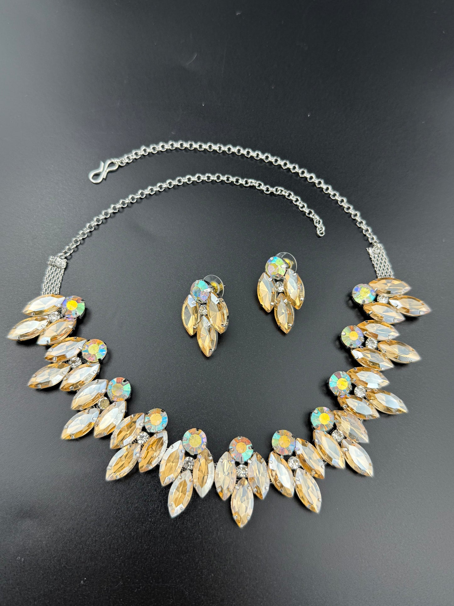 Diva Dusk Coral Necklace Set