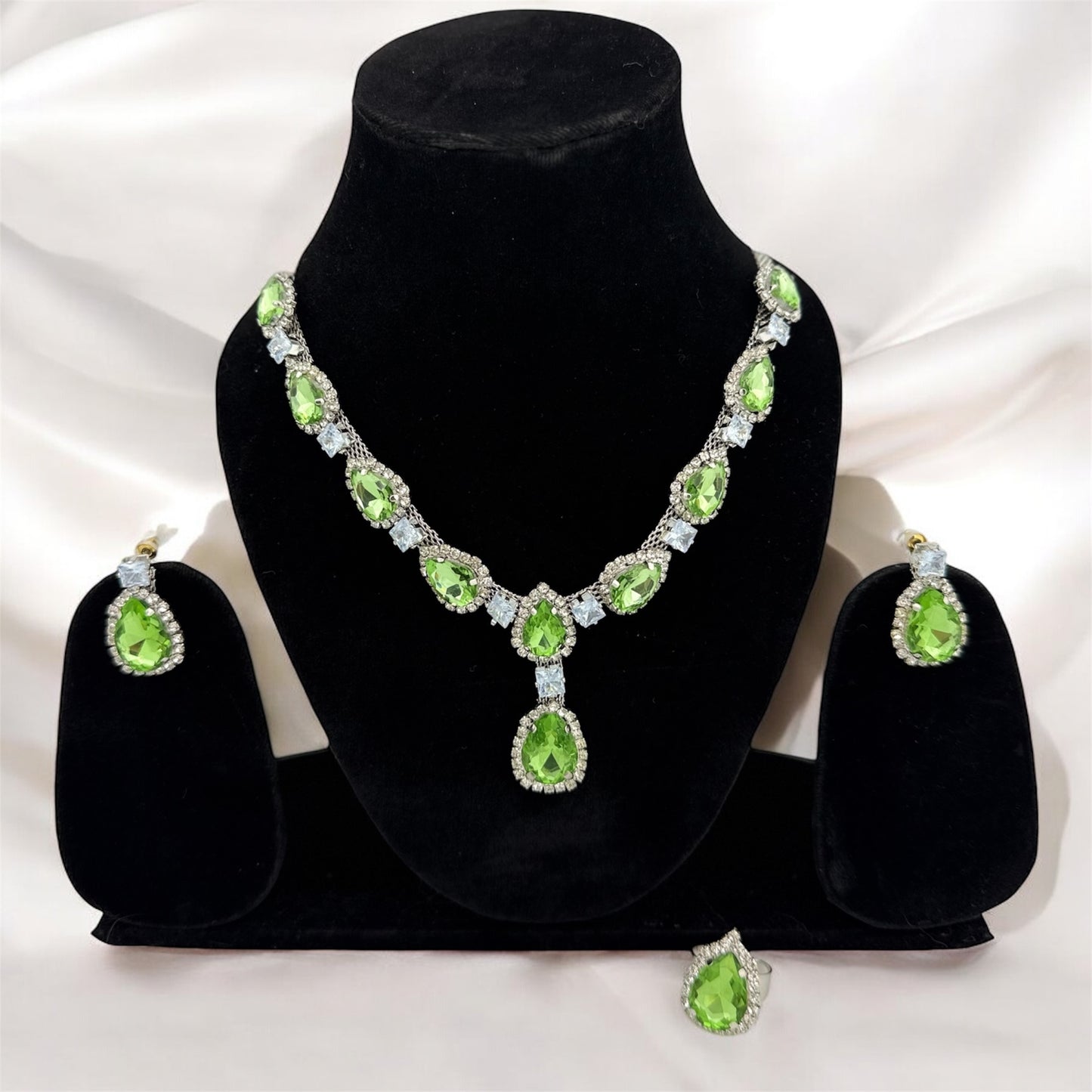 Scarlet Teardrop Mint Green Necklace Set