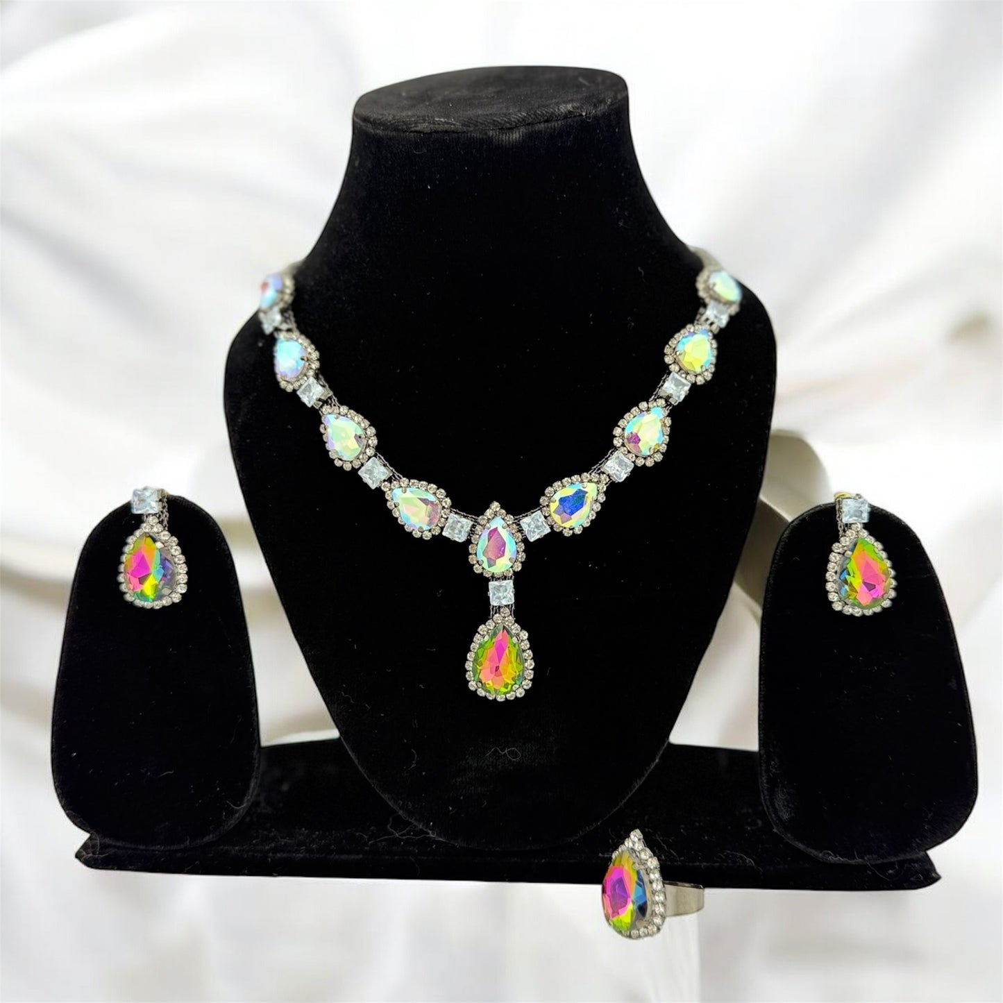 Scarlet Teardrop Vintage Necklace Set