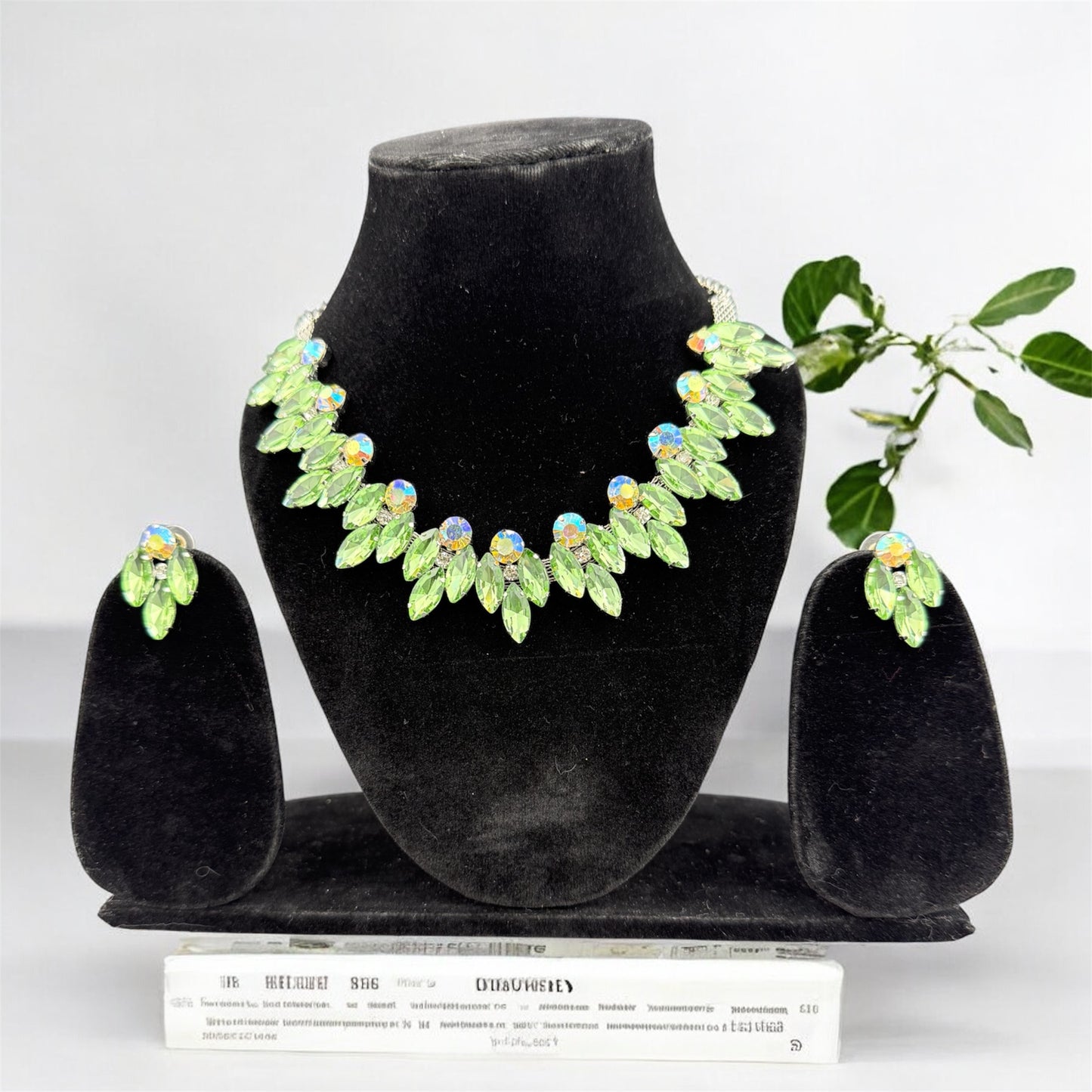 Diva Dusk Mint Green Necklace Set