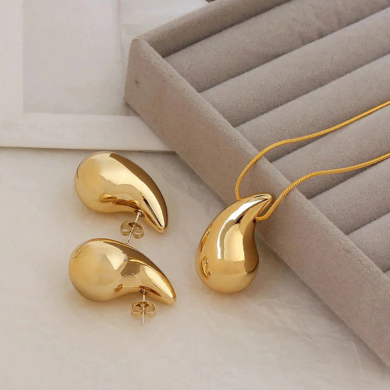 Rasa Pendant Necklace Set