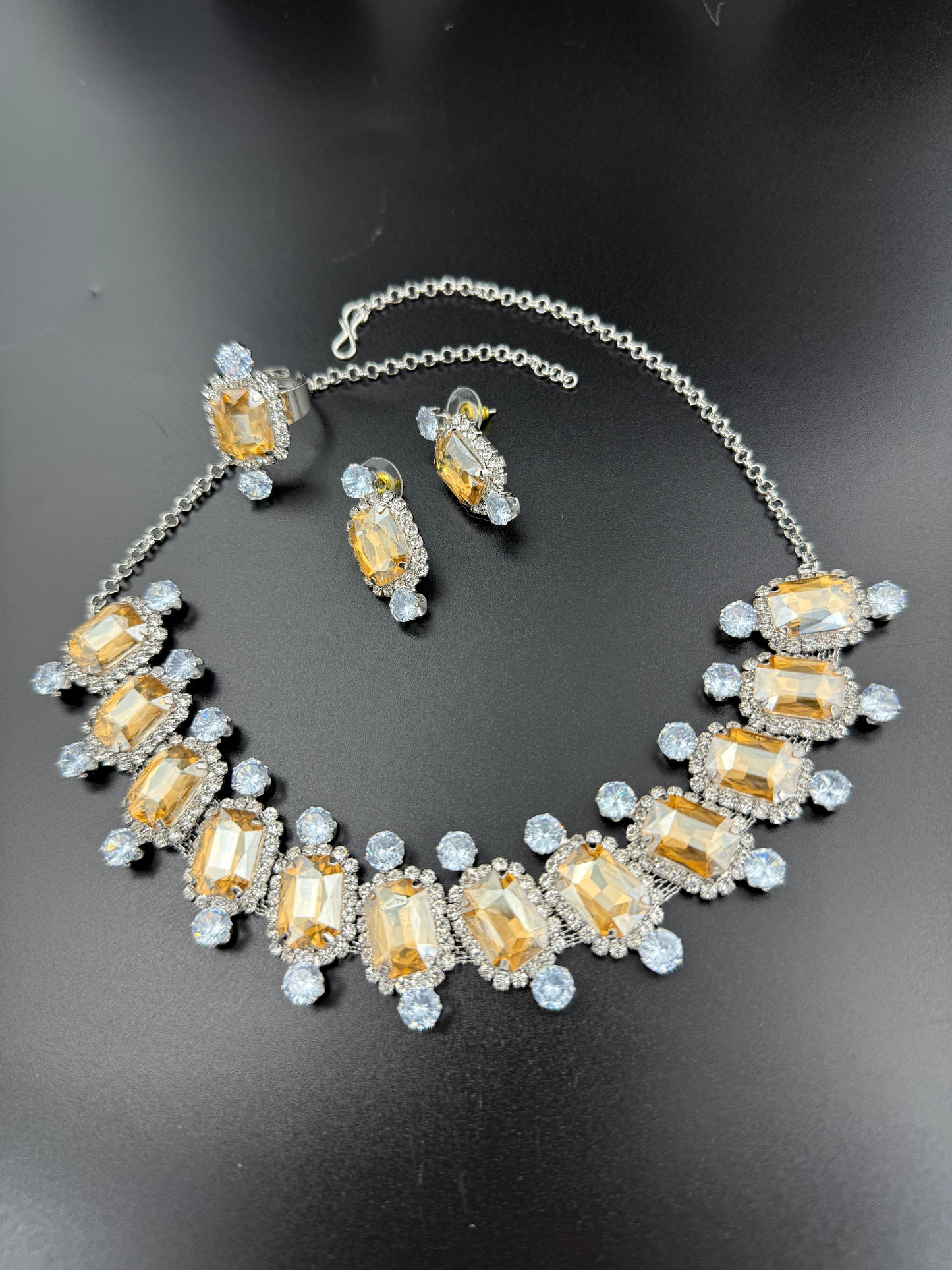 Sunkissed Radiance Necklace Set