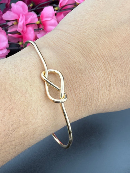 Golden Infinity Minimal Bracelet
